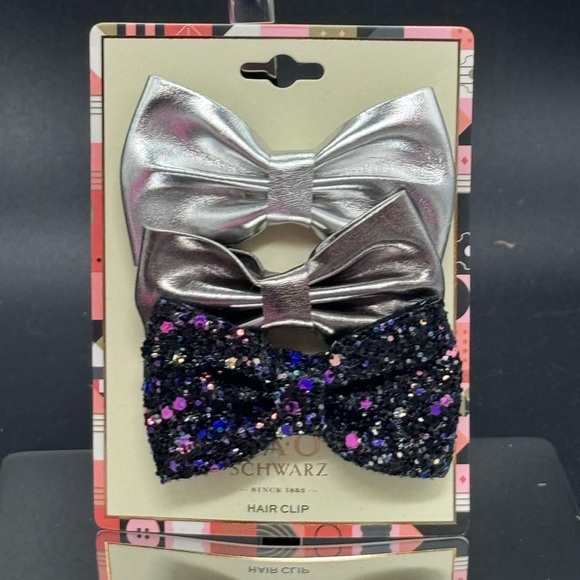 FAO SCHWARTZ Set of 3 Girl’s Hair Bow Clips - Picture 3 of 4